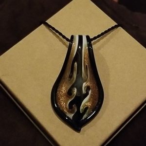 Women's necklace